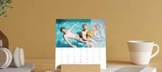 Tischkalender mit Holzaufsteller - 13 x 13 cm - quadratisch - glänzend